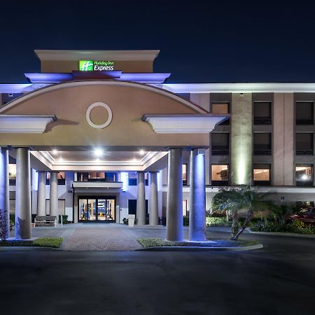 巴托智选假日酒店&套房 外观 照片