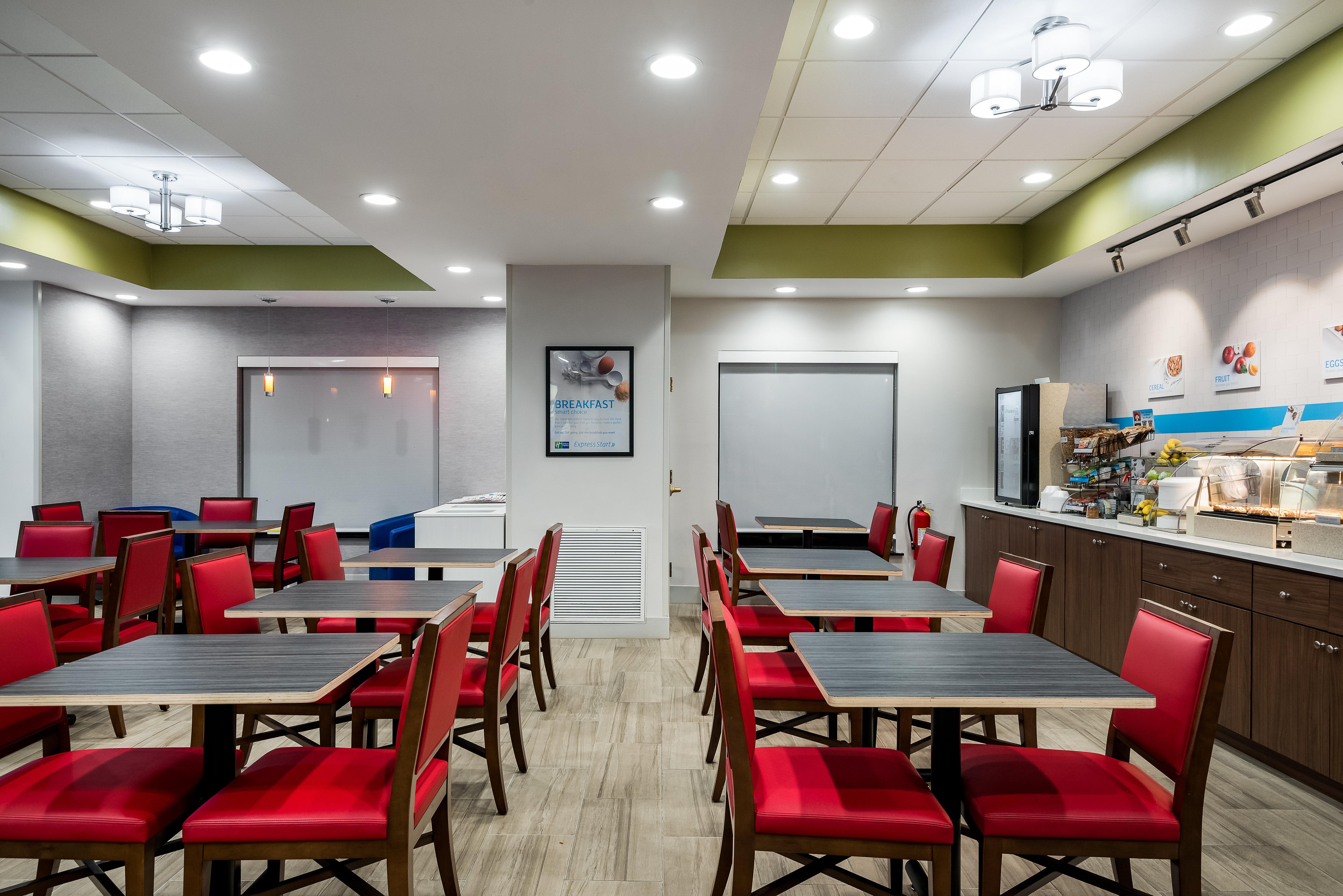 巴托智选假日酒店&套房 外观 照片