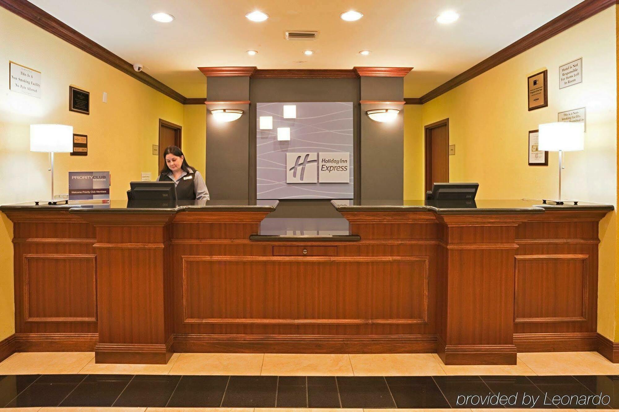 巴托智选假日酒店&套房 外观 照片